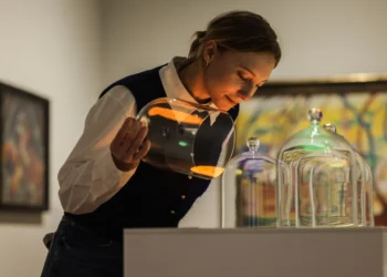 Público explora mil anos de história através do olfato em exposição alemã