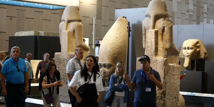 Egito abre ao público o maior museu do país com 50 mil peças da era dos faraós