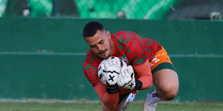 Goleiro da Lusa avalia pré-temporada e mira início do Paulistão