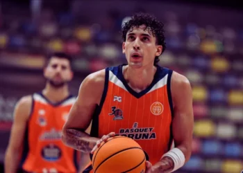 Caio Pacheco mantém 100% na segunda divisão espanhola