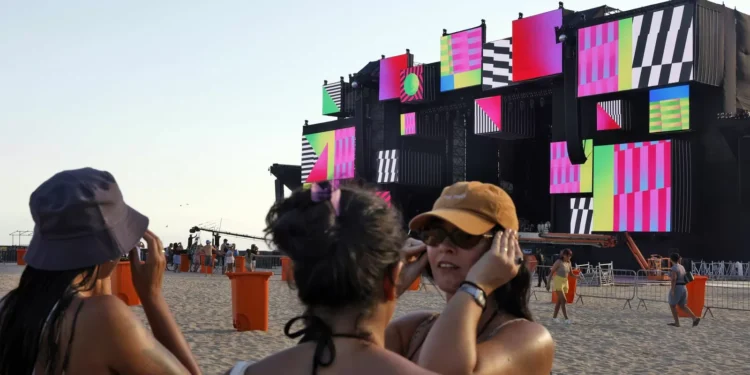 Copacabana já vive clima de expectativa para a festa da virada