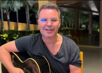 Eduardo Costa pega carona em Zezé di Camargo ao comentar política