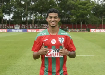 Portuguesa anuncia a contratação de Renê, destaque do São José-RS na Série D