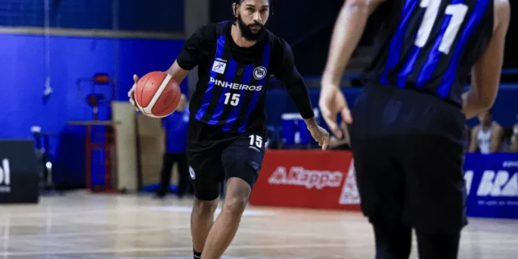 Líderes colecionam vitórias tranquilas em sábado com 8 jogos no NBB