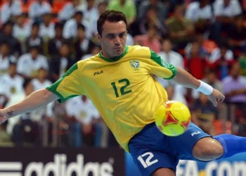 Falcão relembra passagem pela Portuguesa e diz não ter recebido salários