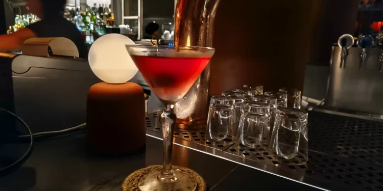Do vinil ao copo: bartenders criam coquetéis inspirados pela música