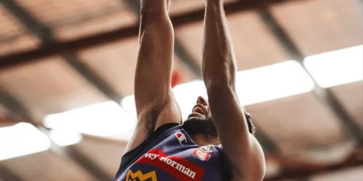 Tim Soares contribui em vitória do Sydney Kings na prorrogação pela NBL Austrália