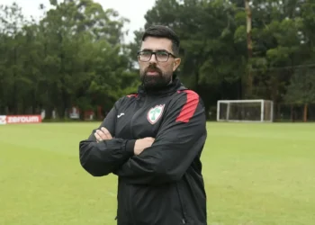 Portuguesa anuncia Raphael Laruccia como novo auxiliar técnico