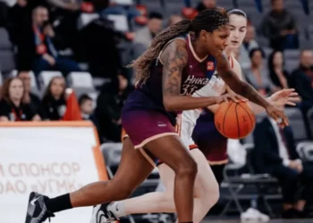 Isabela Ramona deixa seis pontos em derrota para o líder na Rússia