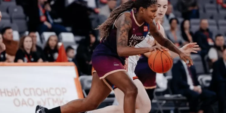 Isabela Ramona deixa seis pontos em derrota para o líder na Rússia