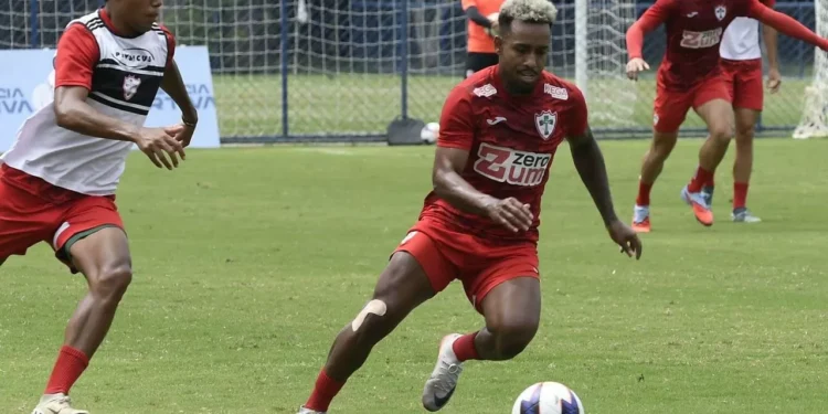 Ewerthon exalta história da Lusa e mira novo desafio no Paulistão