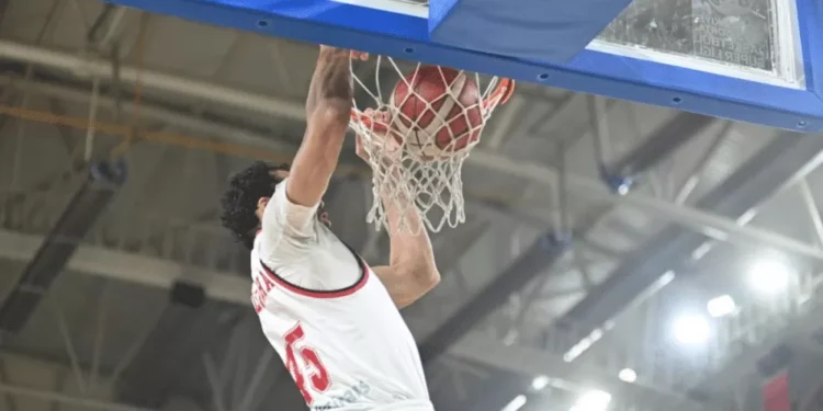 Mãozinha marca duplo-duplo no Campeonato Turco