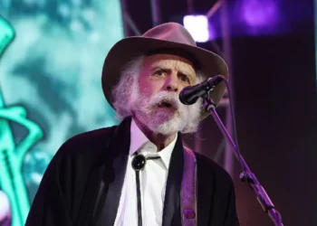 Bob Weir, fundador do Grateful Dead e guitarrista, morre aos 78 anos