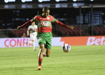 João Vitor valoriza coletivo após liderar ranking entre laterais no Paulistão