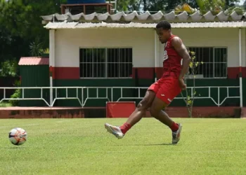 Lusa integra zagueiro que jogou a Copinha aos treinos antes de duelo com o Primavera