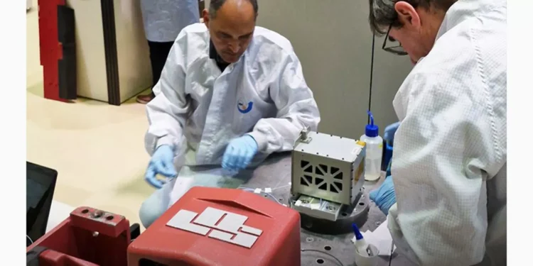 Foguete que levava satélites brasileiros some após lançamento na Índia