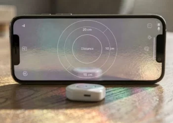 O chip secreto no celular que encontra objetos perdidos com precisão de centímetros