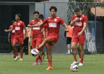 Gabriel Pires assume papel de liderança e valoriza troca de experiências no elenco