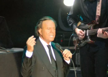 A resposta de Julio Iglesias a acusações de abuso sexual: ‘Profunda tristeza’