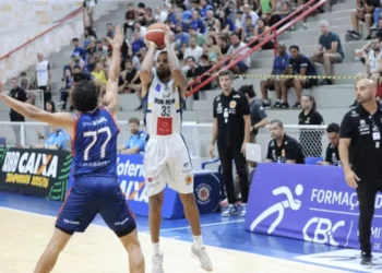 São José vence Fortaleza no Linneu de Moura e volta a subir na tabela do NBB
