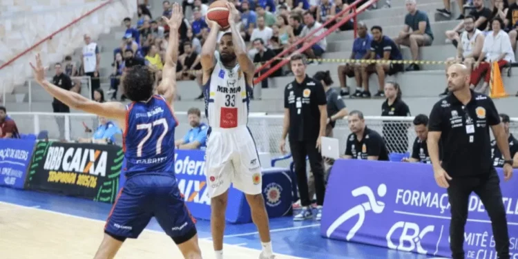 São José vence Fortaleza no Linneu de Moura e volta a subir na tabela do NBB