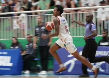 Pato voa em seu ninho e estraçalha Flamengo, de virada, no NBB