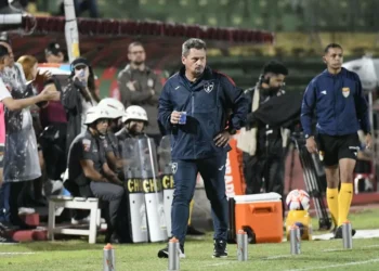 Fábio Matias agradece torcida e exalta reconstrução da Lusa