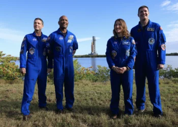 Nasa adia missão histórica à Lua após vazamento de combustível em teste do foguete