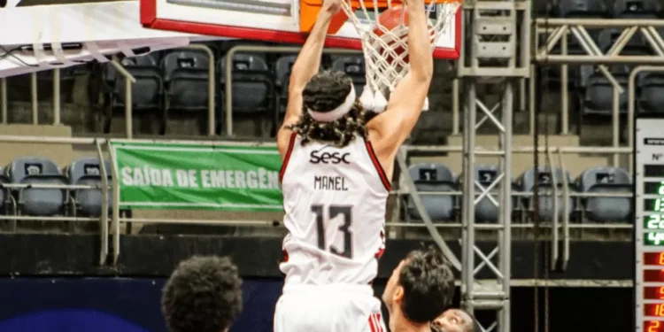 Flamengo vence Franca em final dramático e reassume liderança do NBB