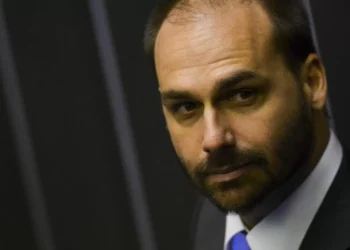 Moraes manda notificar Eduardo Bolsonaro sobre abertura de ação penal