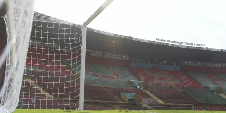 Torcida do Corinthians critica preços de ingressos para clássico no Canindé