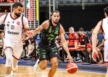 Bauru anula Fla no Maracanãzinho e completa passagem invicta no Rio