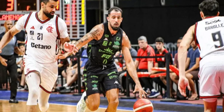 Bauru anula Fla no Maracanãzinho e completa passagem invicta no Rio