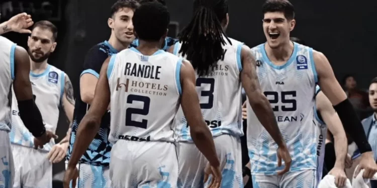 Jaú marca duplo duplo em vitória histórica no campeonato grego