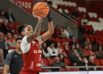 Em duelo de brasileiras, Benfica leva a melhor na Liga Portuguesa de basquete