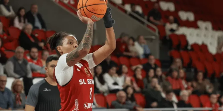 Em duelo de brasileiras, Benfica leva a melhor na Liga Portuguesa de basquete